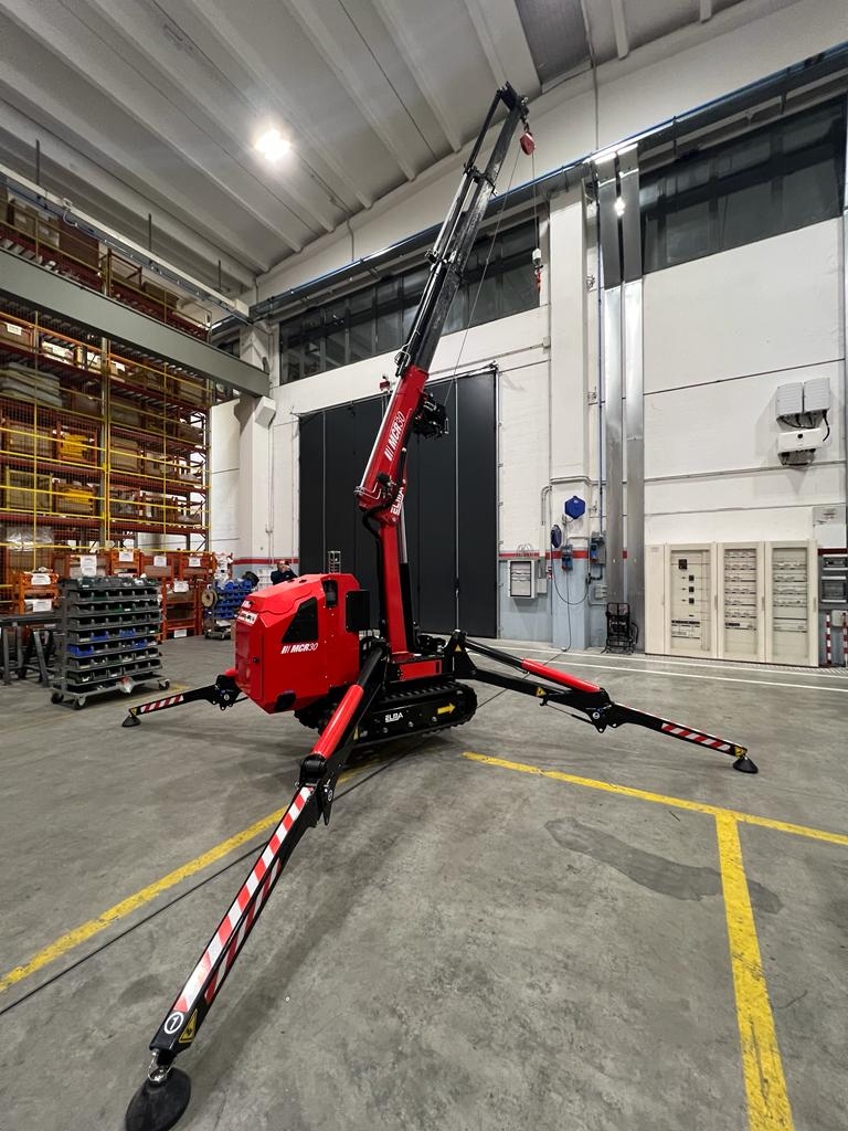 MCR 30 mini crawler crane with single winch reach 600 kg